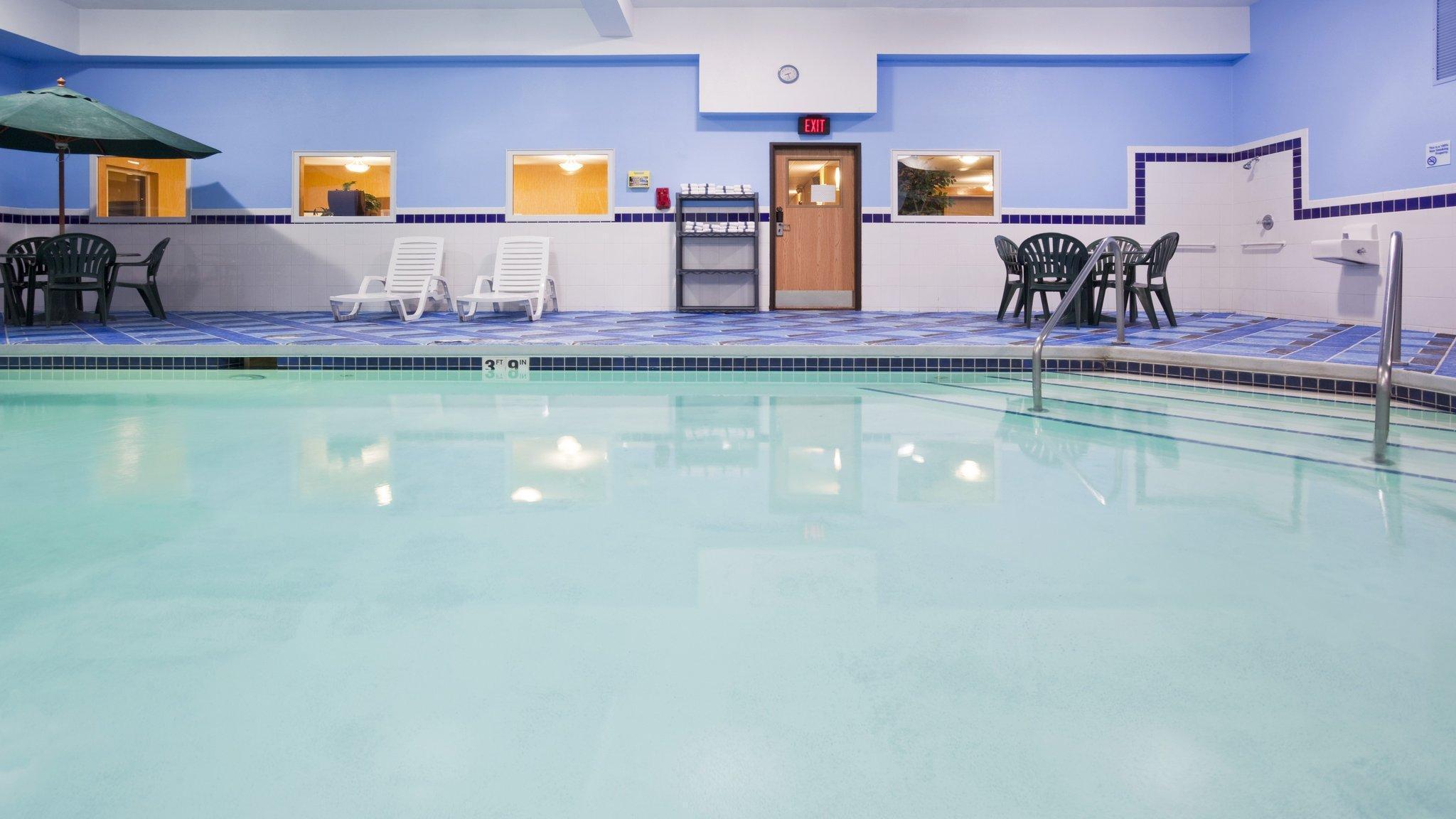 Holiday Inn Express Deforest By Ihg Екстер'єр фото