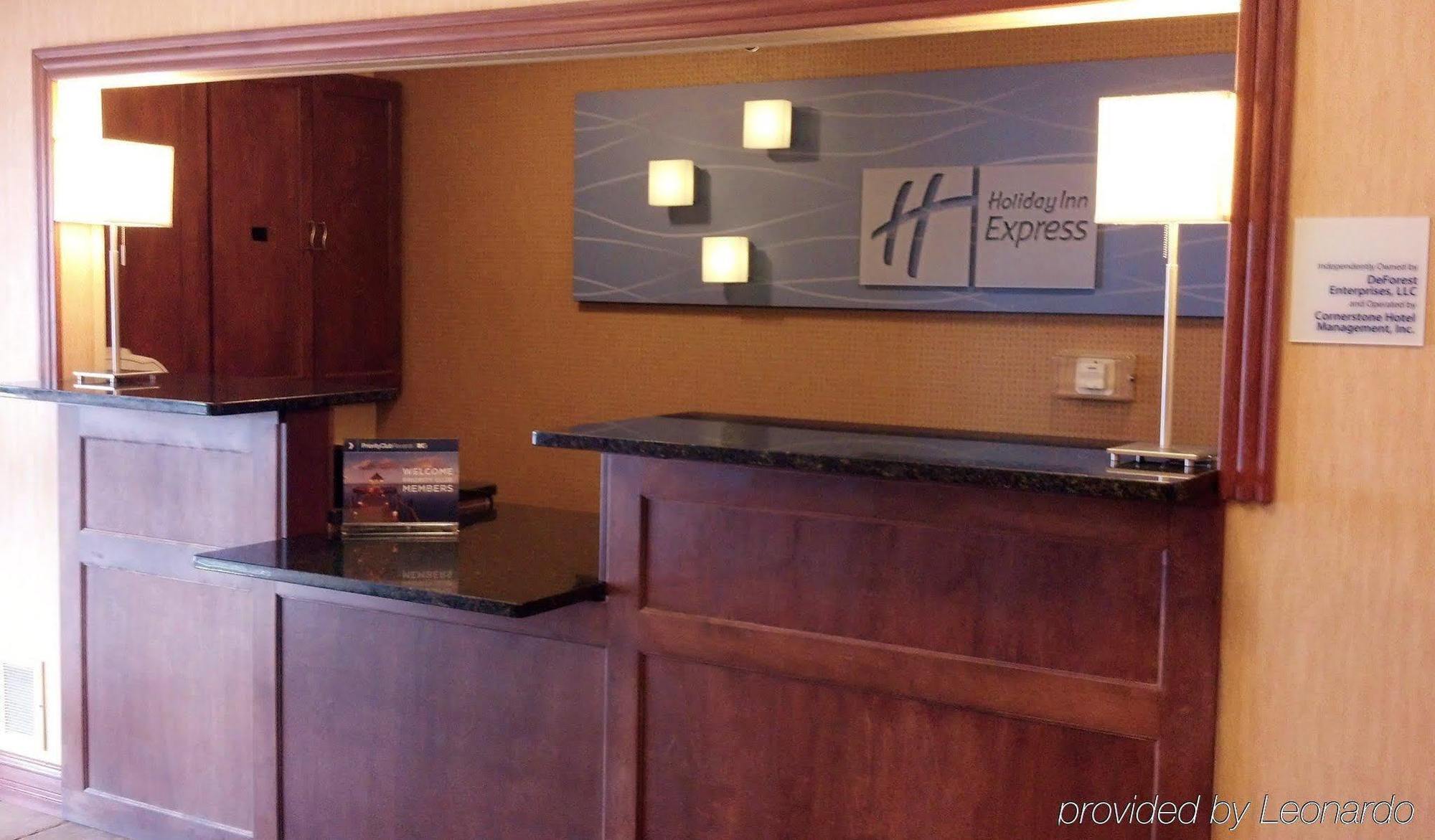 Holiday Inn Express Deforest By Ihg Екстер'єр фото