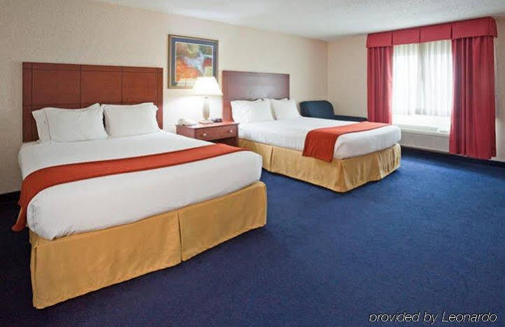 Holiday Inn Express Deforest By Ihg Екстер'єр фото